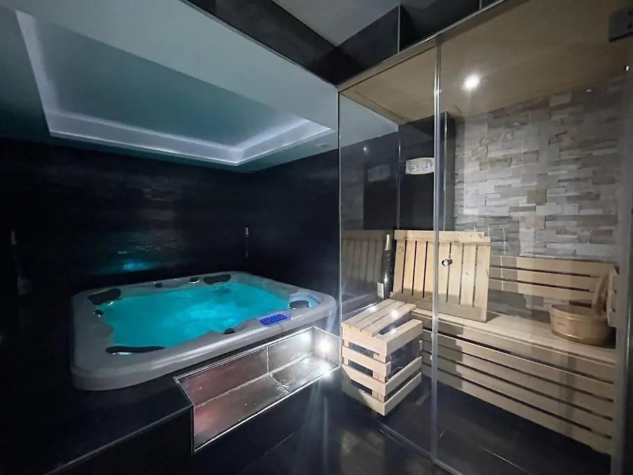 Duplex Para 8 Personas Con Sauna Jacuzzi Y Cine Apartment Madrid
