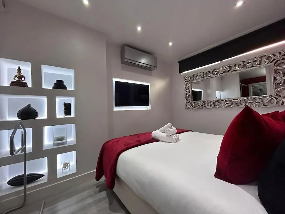 Duplex Para 8 Personas Con Sauna Jacuzzi Y Cine Apartment Madrid