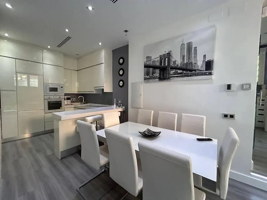 Duplex Para 8 Personas Con Sauna Jacuzzi Y Cine Apartment Madrid