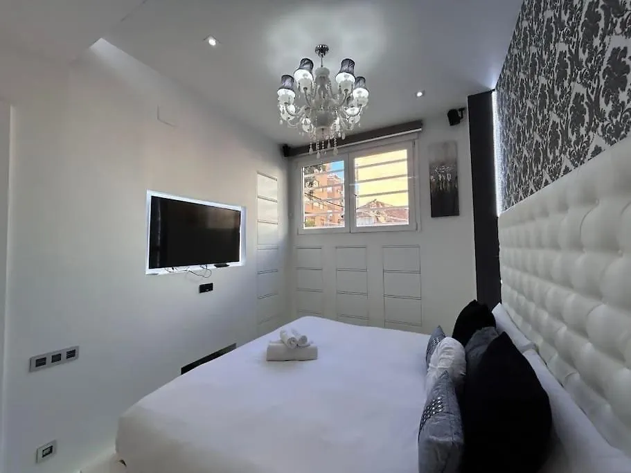 Duplex Para 8 Personas Con Sauna Jacuzzi Y Cine Apartment Madrid 0*,
