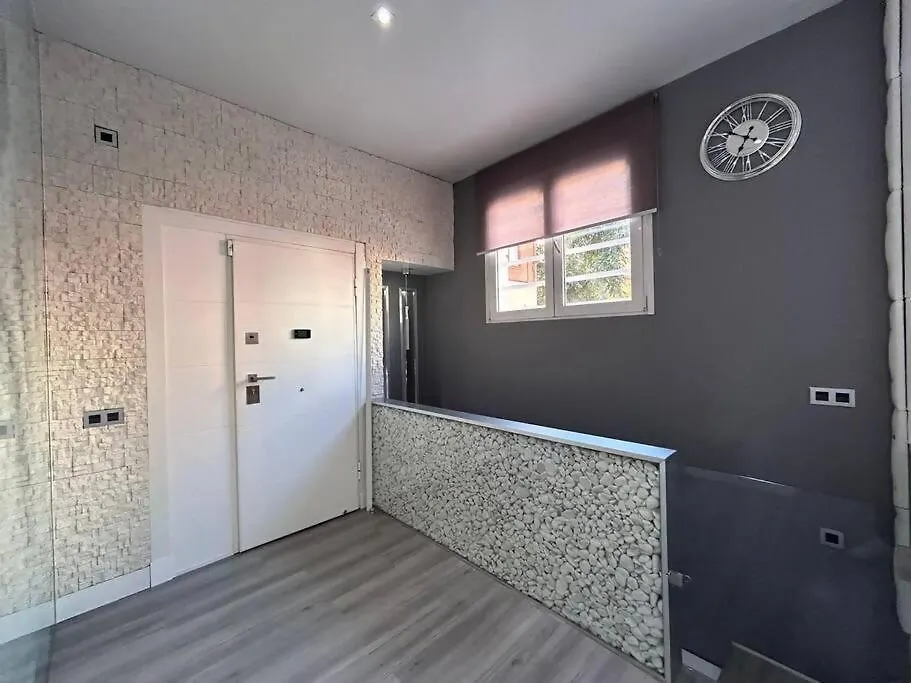 Duplex Para 8 Personas Con Sauna Jacuzzi Y Cine Apartment Madrid